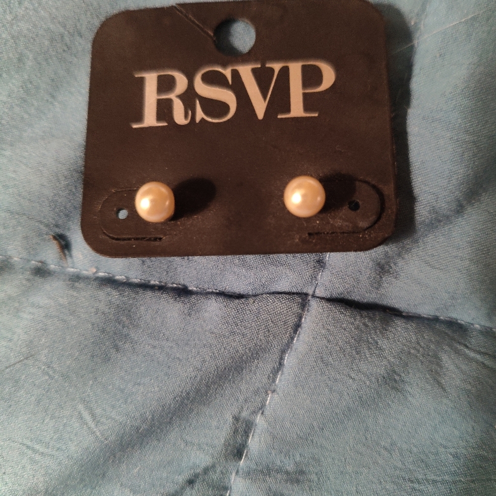 RSVP Pearl Stud Earrings - Picture 2 of 4